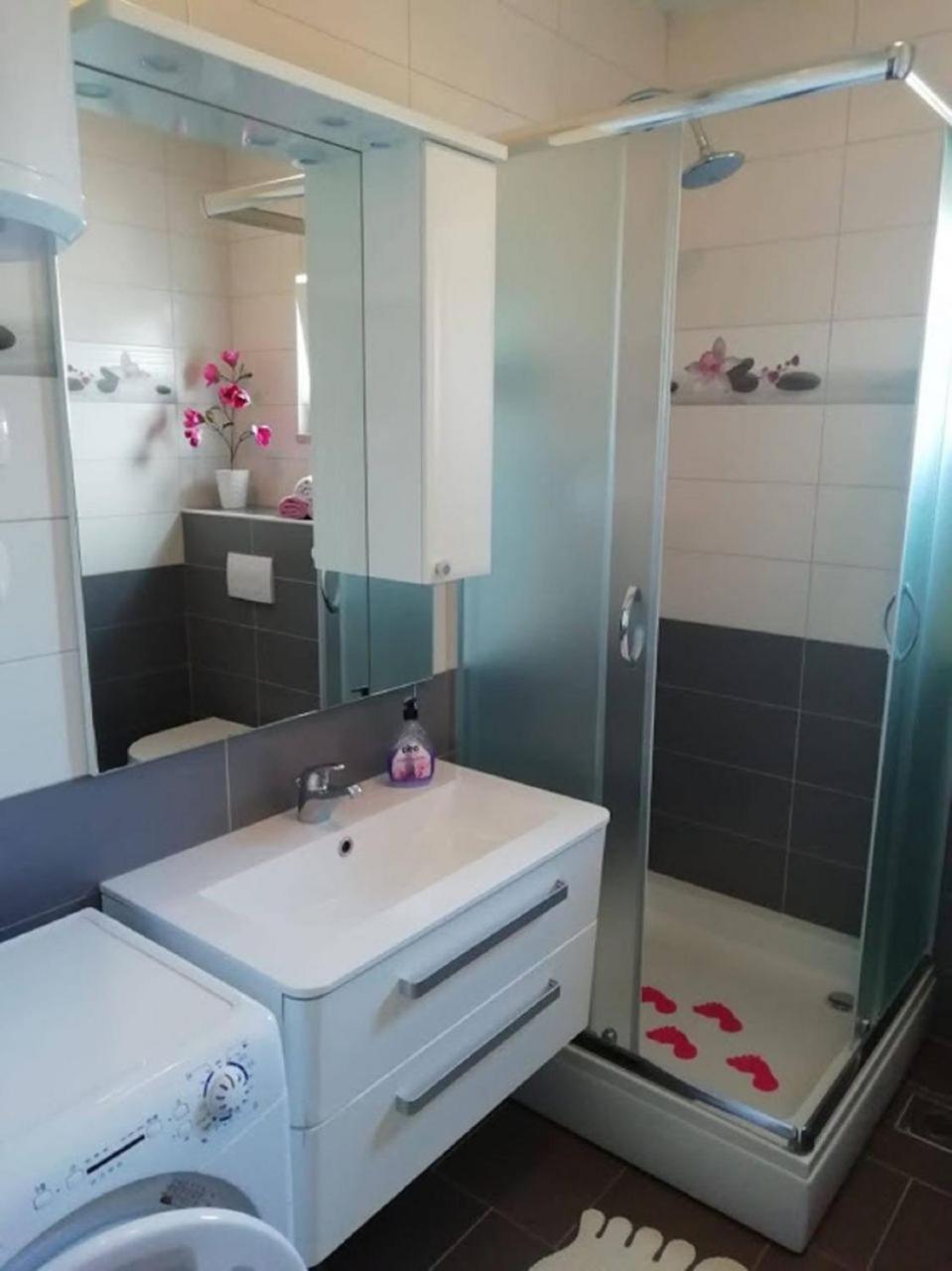 Apartments Marino - Near Family Friendly Beach Супетар Екстериор снимка